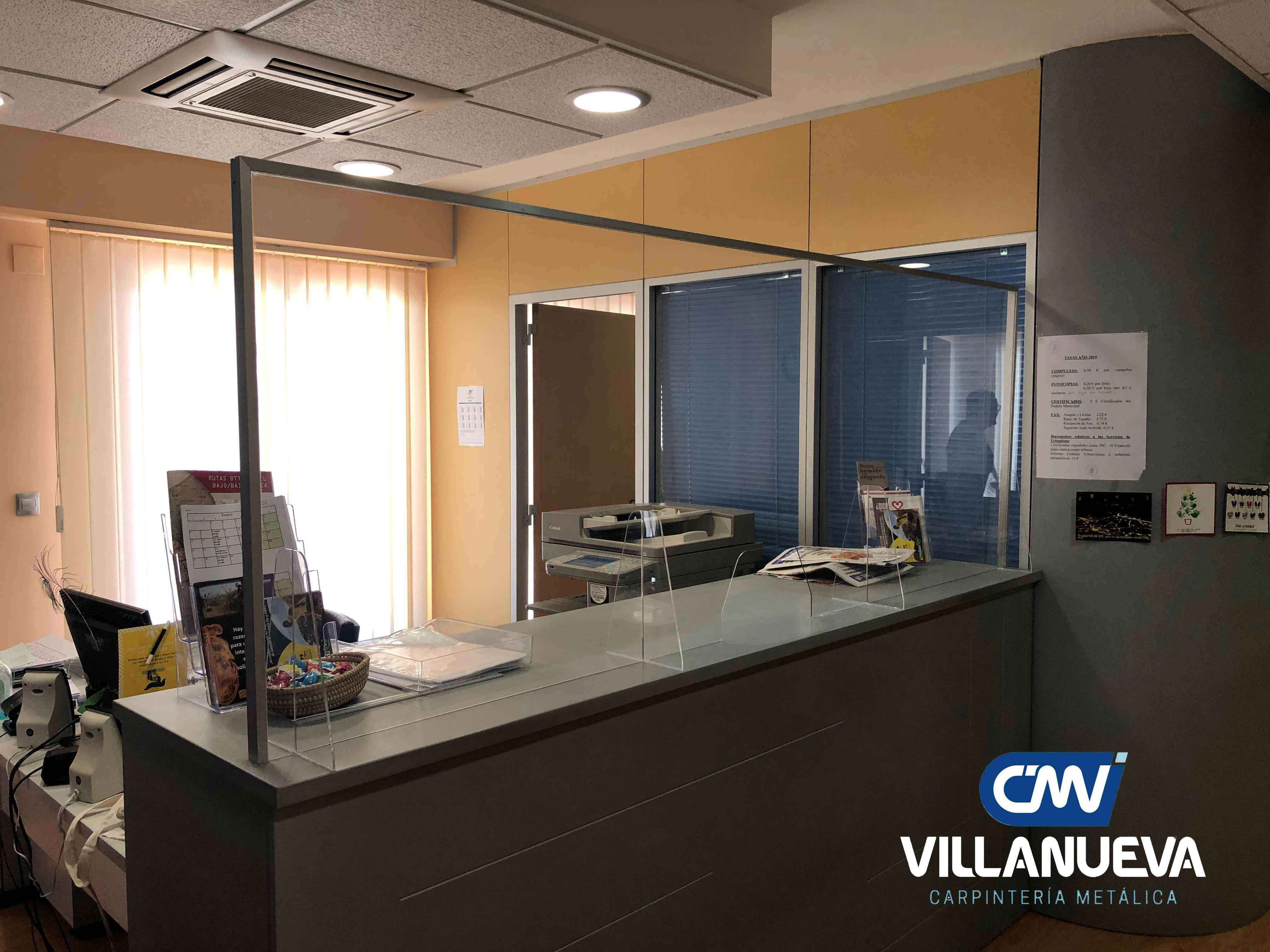 Carpintería Metálica Villanueva aconseja instalar mamparas anticontagios en los negocios