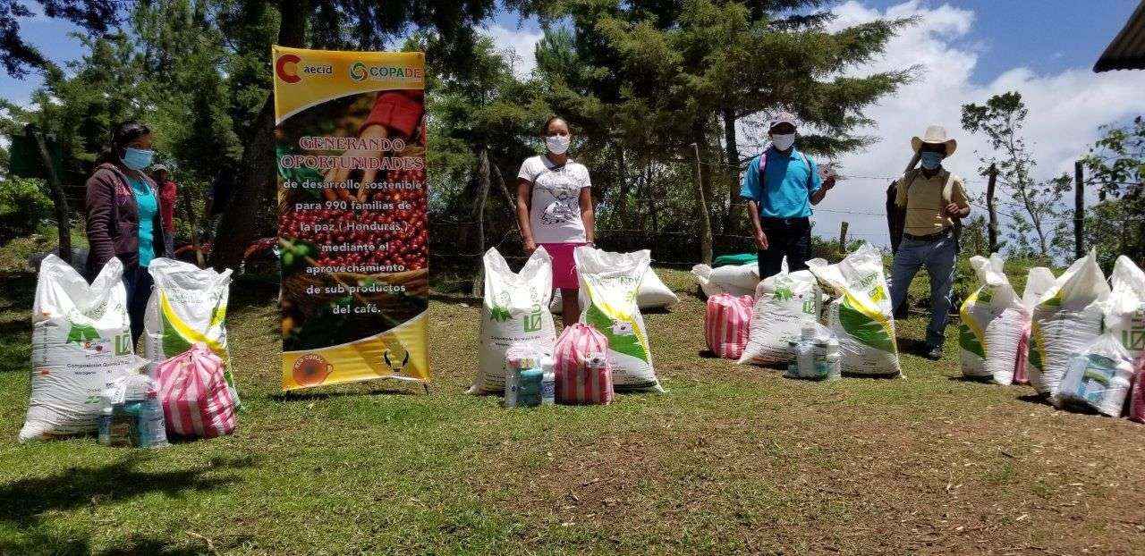 Fundación COPADE apoya a más de 200 familias con productos de primera necesidad en los países en los que está presente