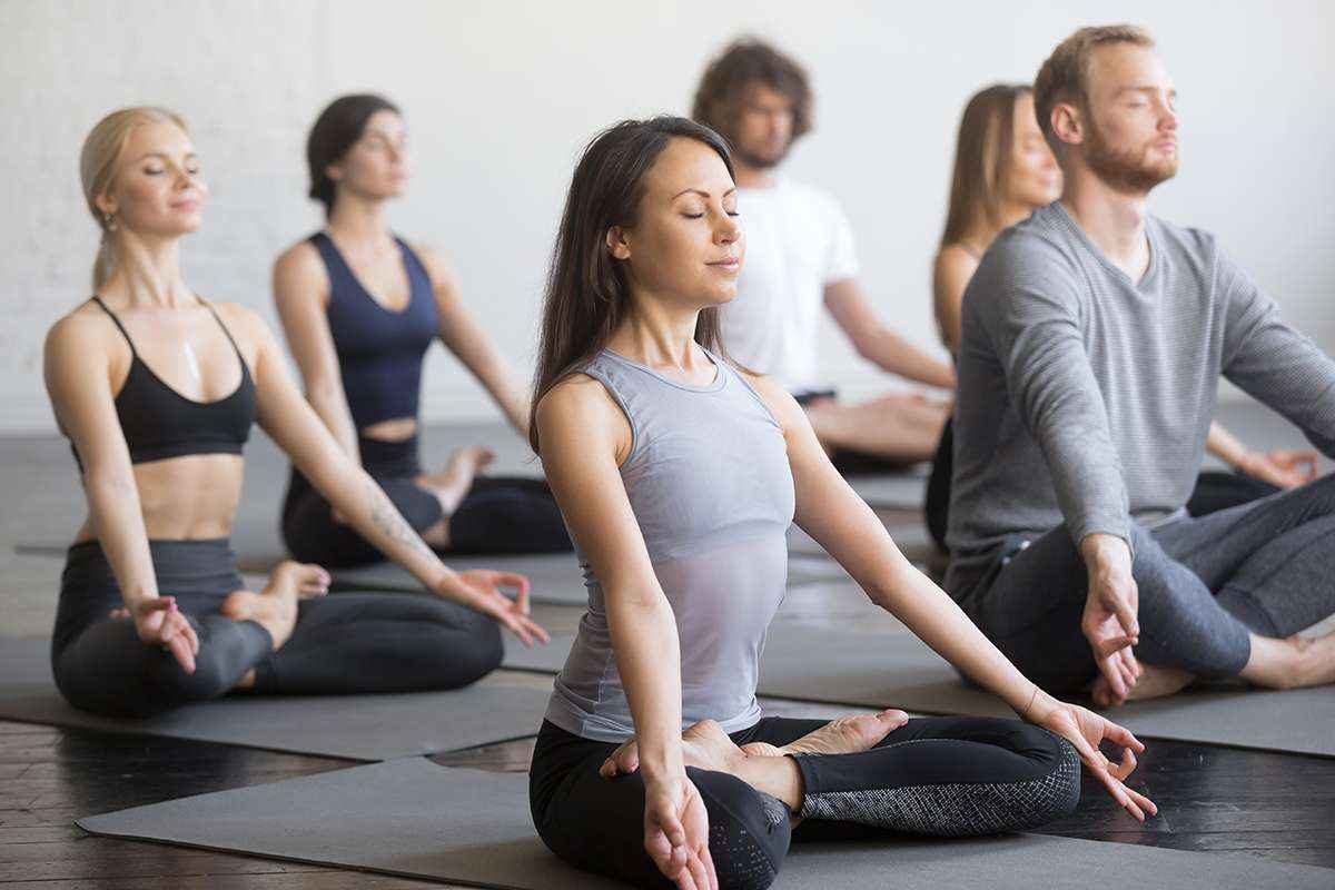 Ejercicios para practicar yoga desde casa con clases online