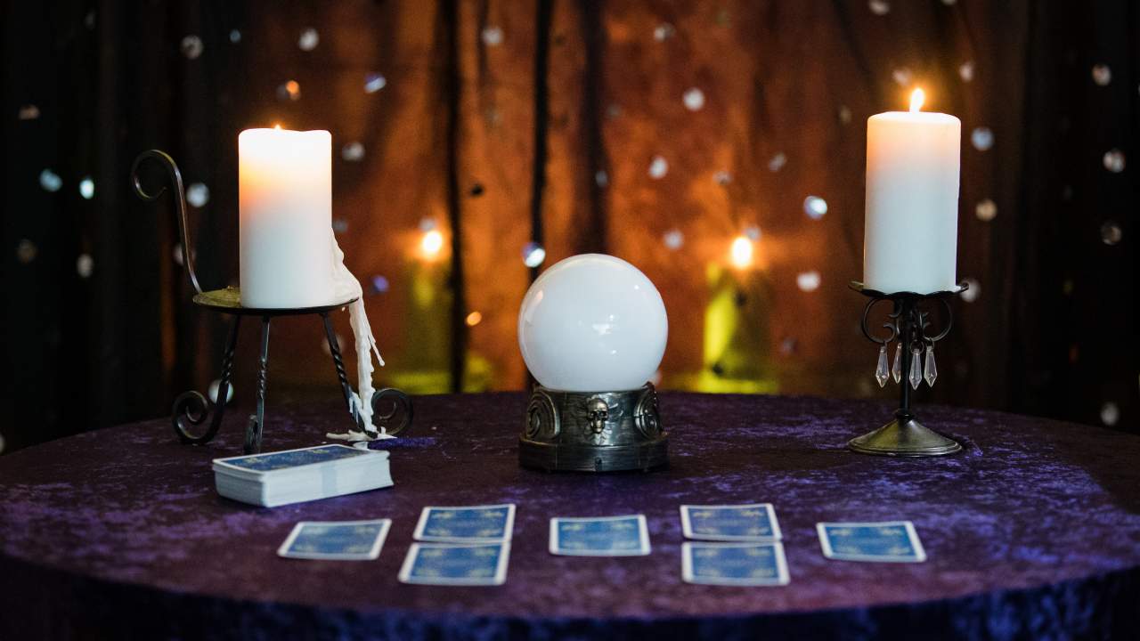 El tarot de videncia natural sensitivo teniendo en cuenta la naturaleza de la persona realizado por Tarot de Luz María