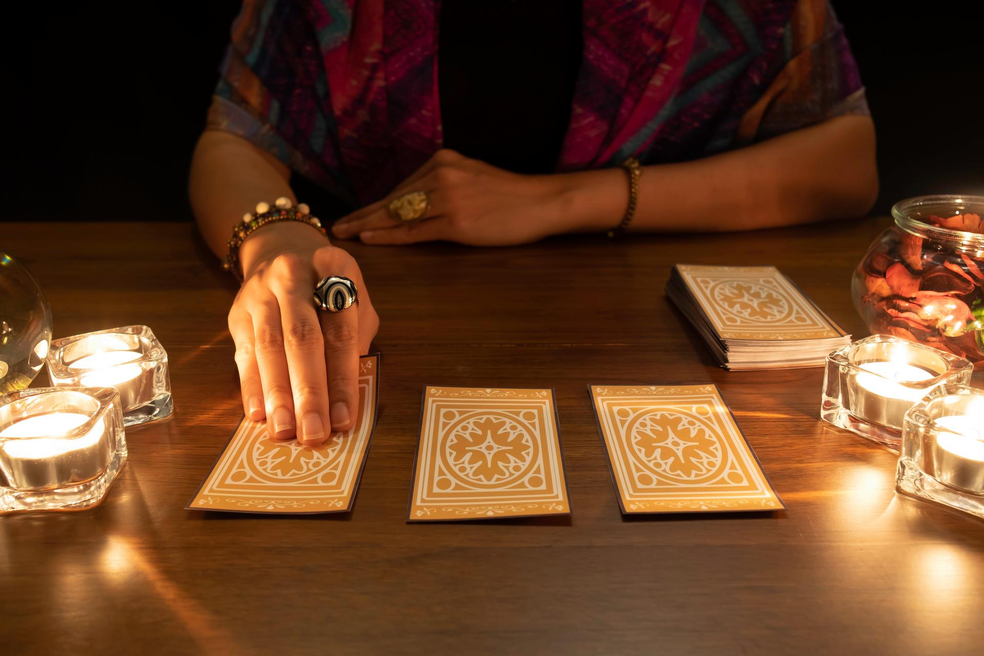 Tarot de Luz María: el don de la videncia natural
