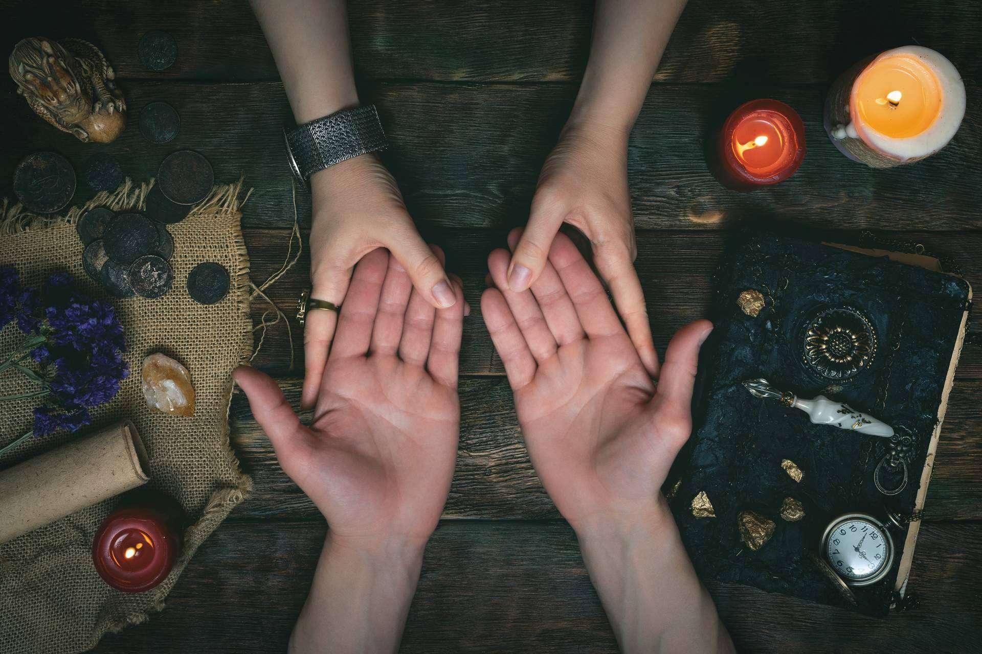 Todas las respuestas en el tarot telefónico de La casa del tarot y videncia