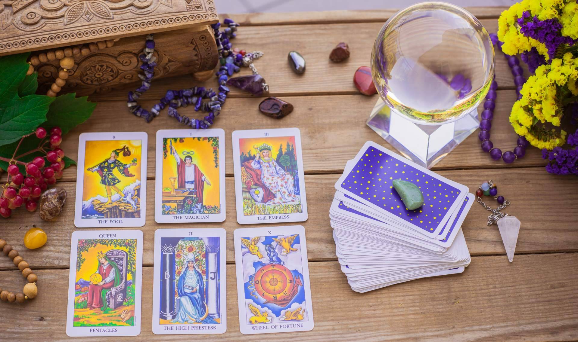 Las ventajas de recurrir a Rosa Sastre para la lectura del tarot para encontrar respuestas sinceras