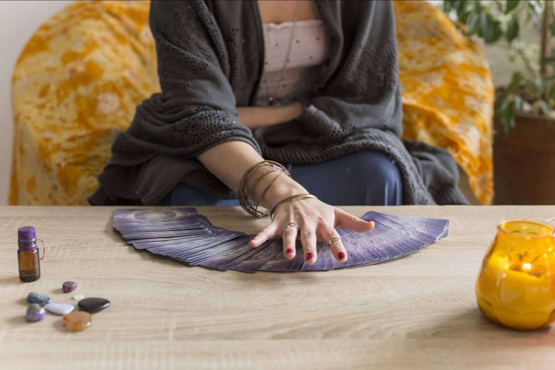 Isabel Santiago ofrece un servicio de tarot intuitivo, gracias a su capacidad intuitiva