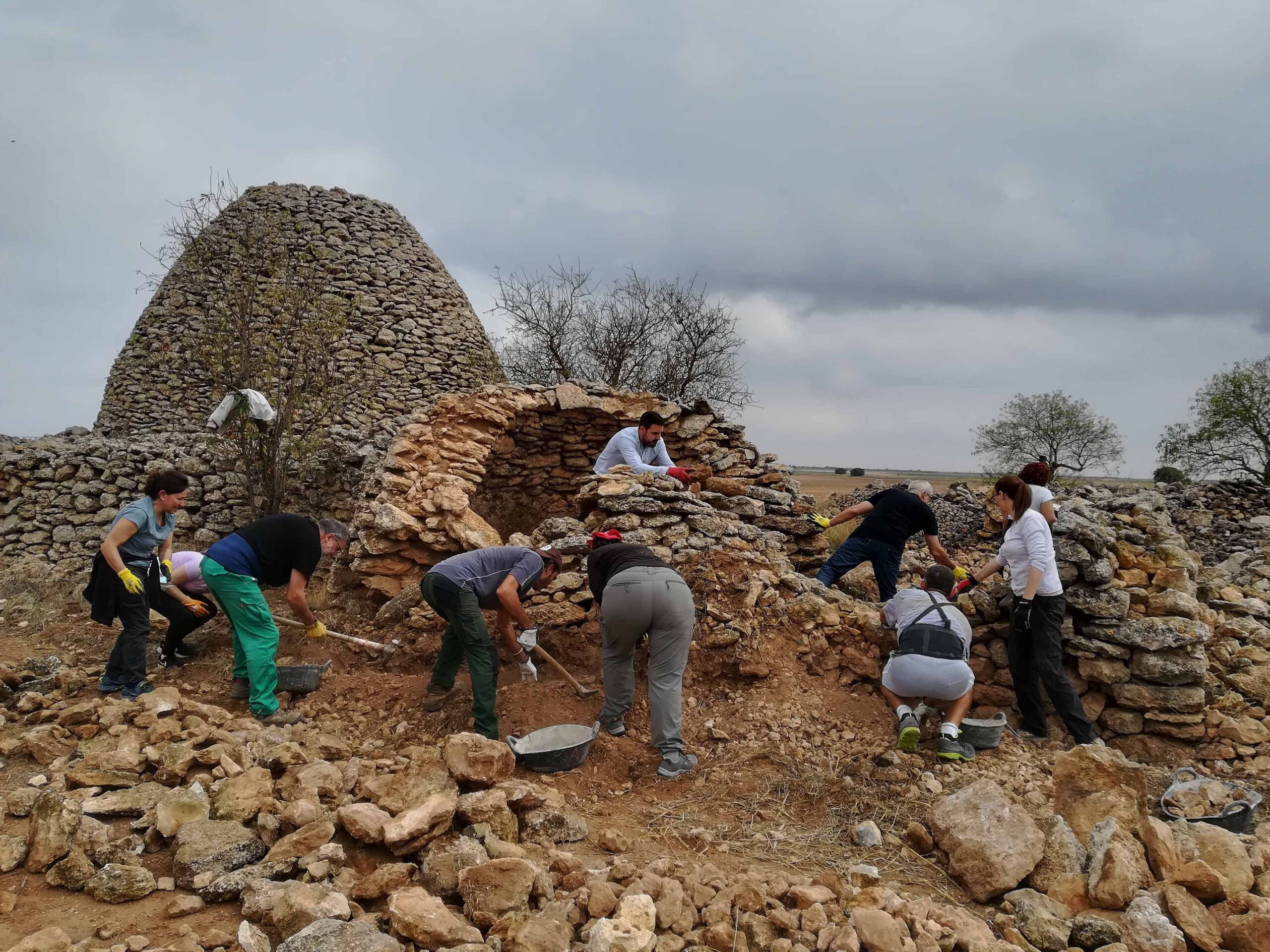 Éxito del I Curso-Taller Oficios Históricos y Patrimonio Arquitectónico sobre construcción con piedra seca