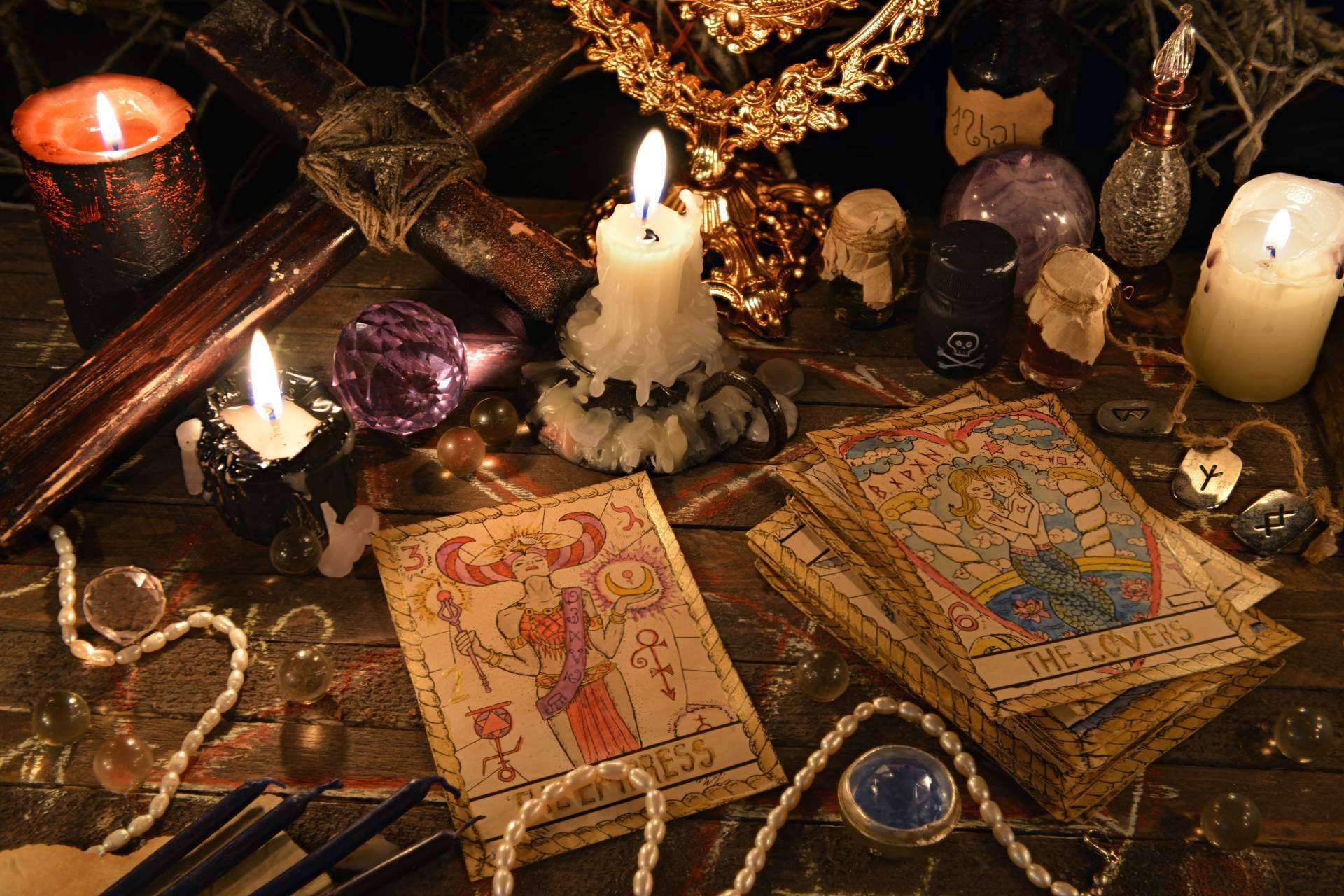 Las tiendas esotéricas online en Madrid ofrecen las barajas del tarot