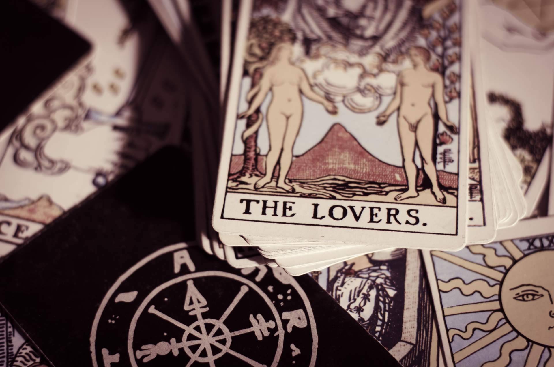 Tarot de Luz María pone a disposición el tarot natural especializado en amor
