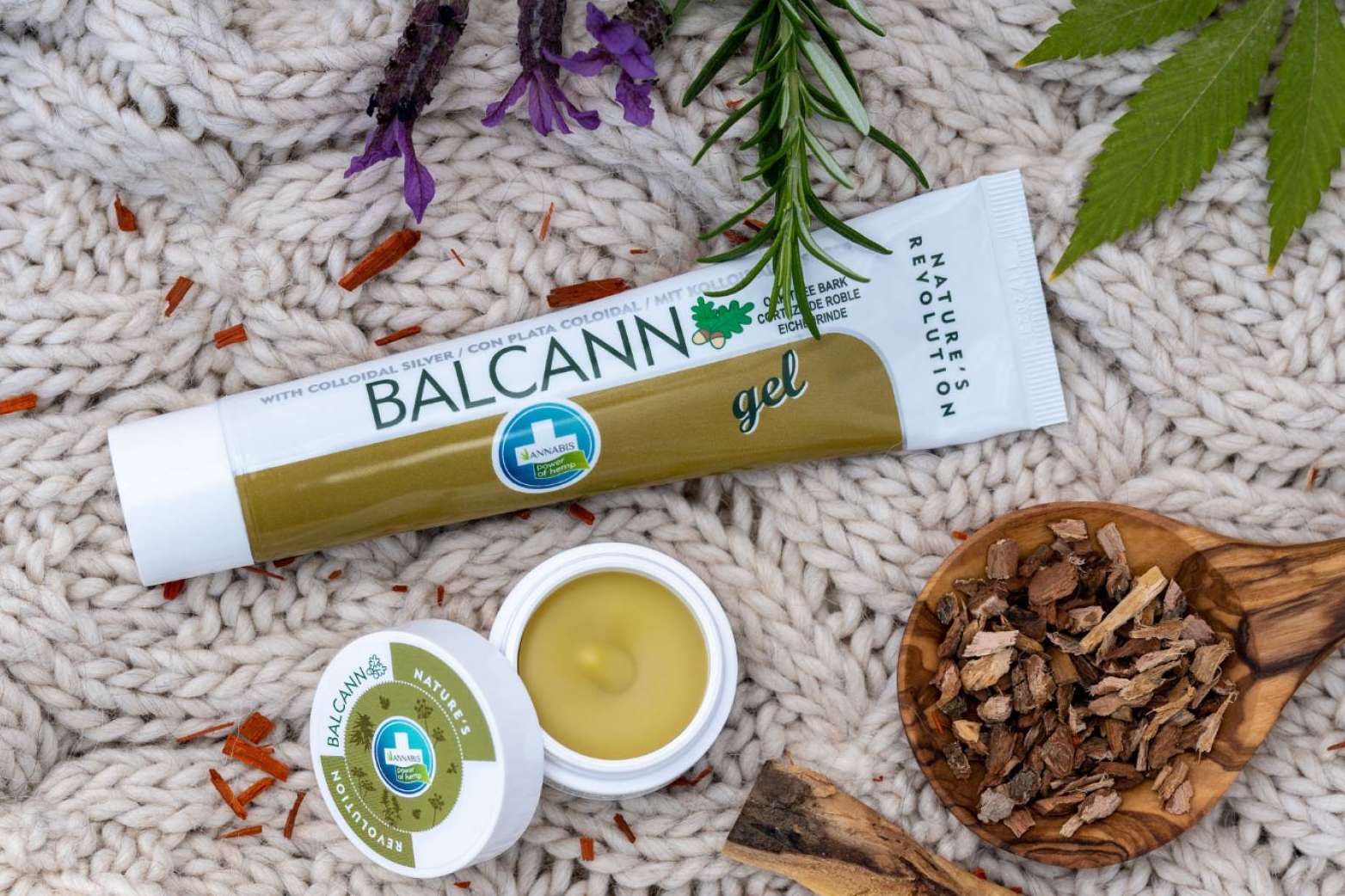 Crema regeneradora a base de roble para el cuidado de la piel, en Annabis