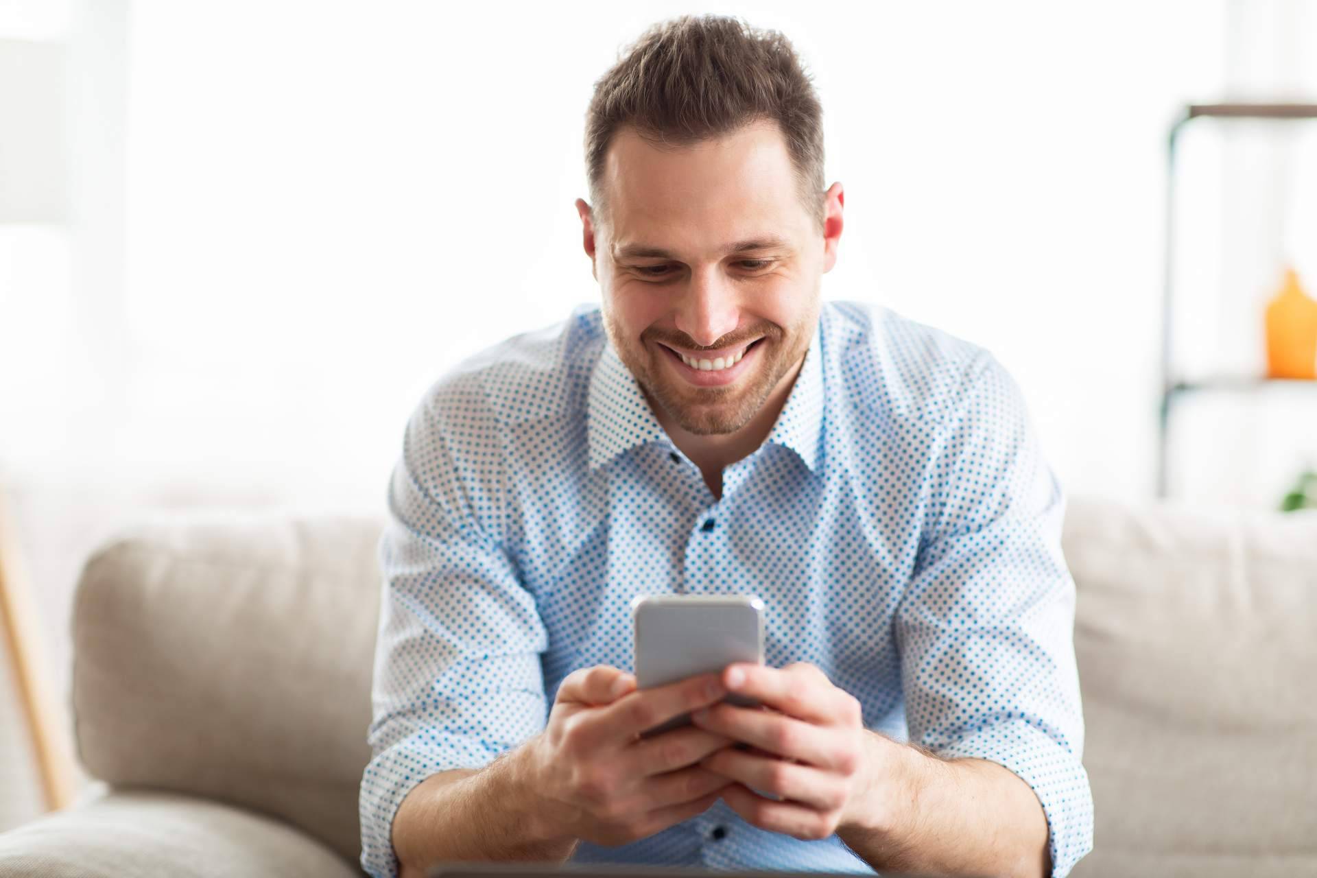 Encontrar pareja en citas online es posible gracias a Solo Adultos Dating