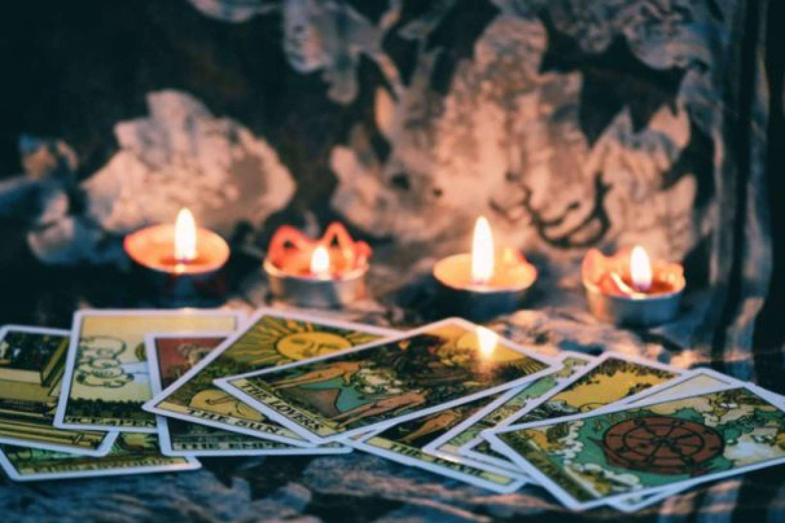 La forma de elegir un buen tarotista online, por Tarot Gitano