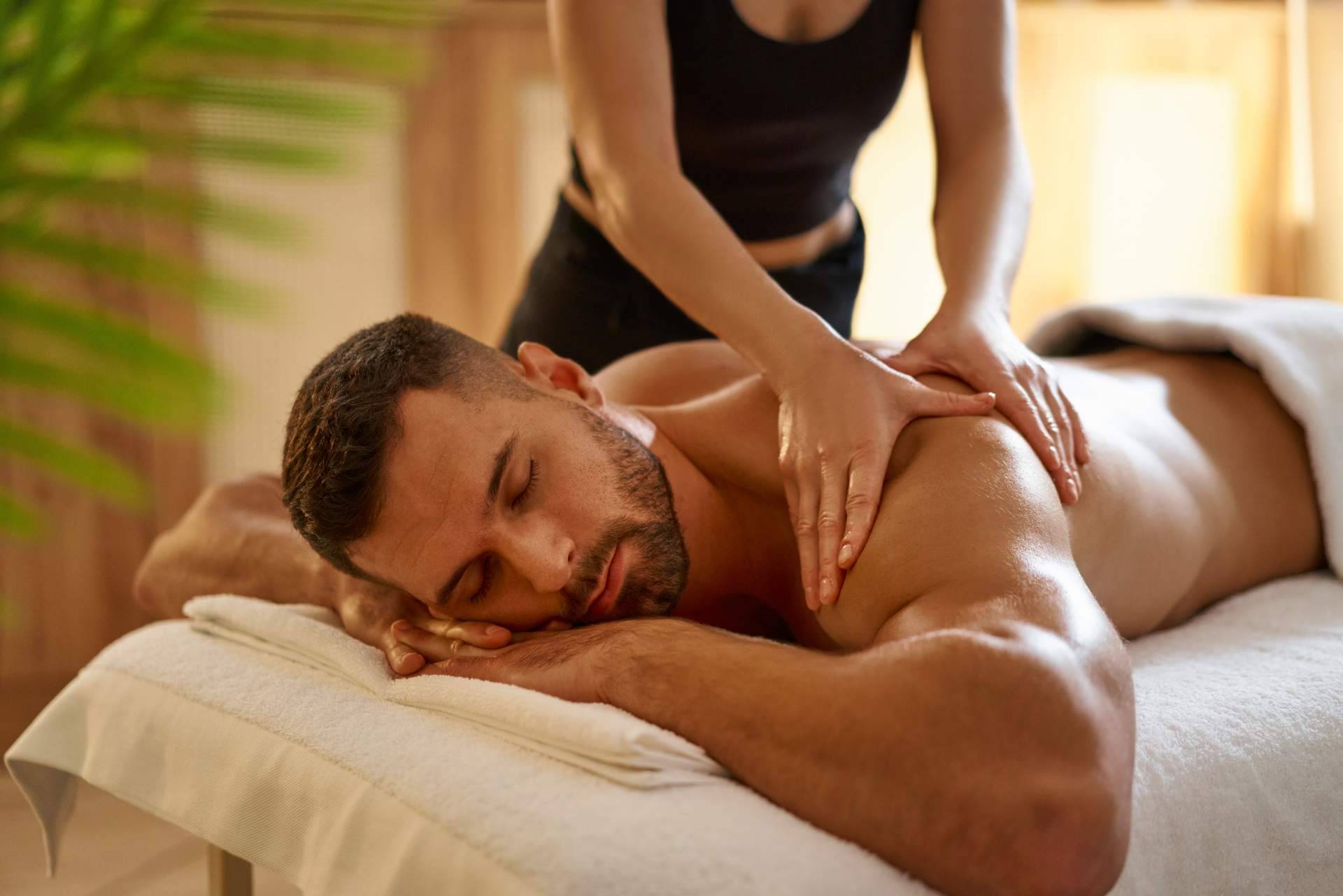 Los masajes relajantes de Biozenter Wellness Cádiz permiten a las personas desconectar