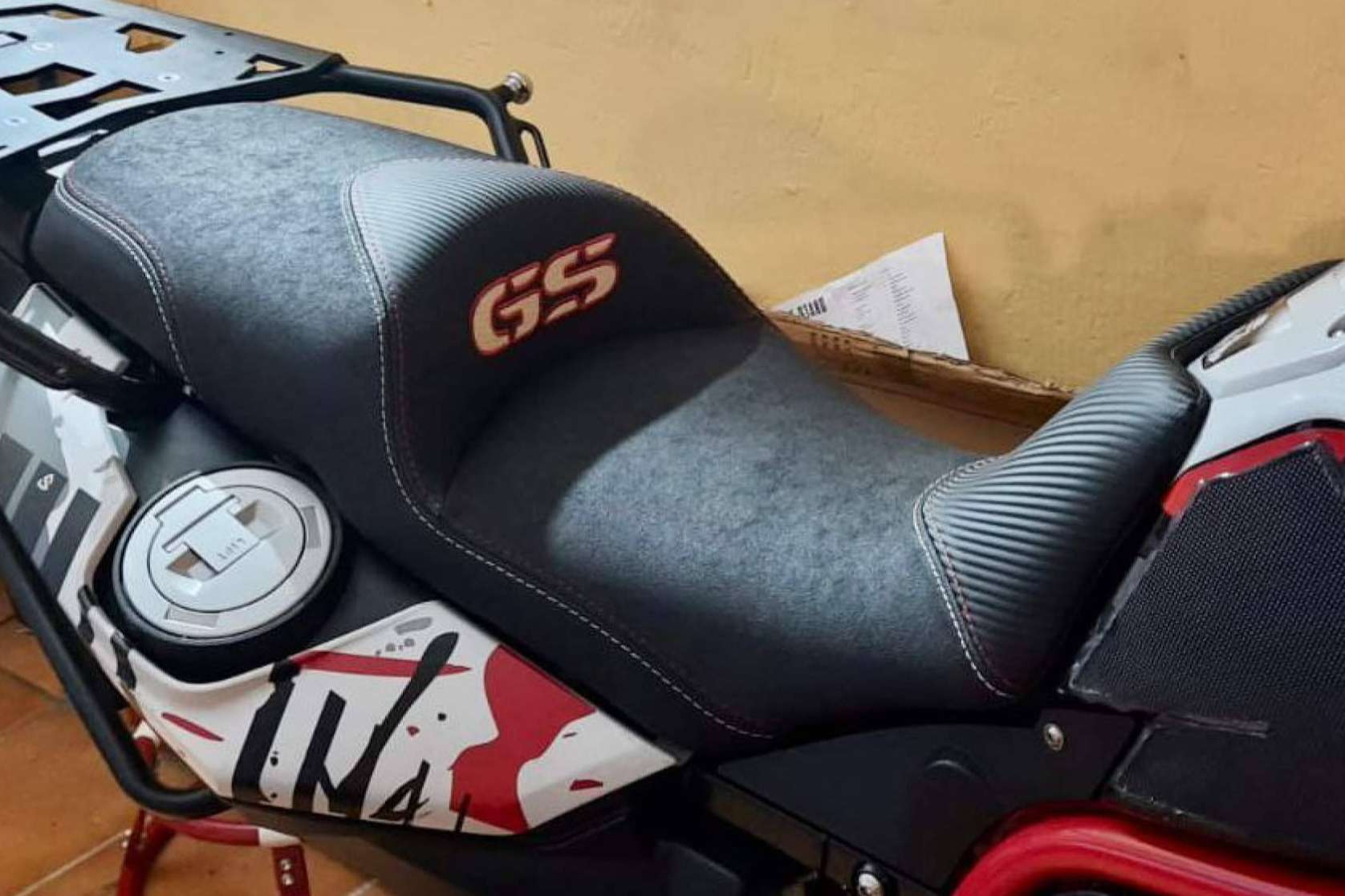 JM Fundas ofrece un servicio de personalización de asiento de moto completamente en línea