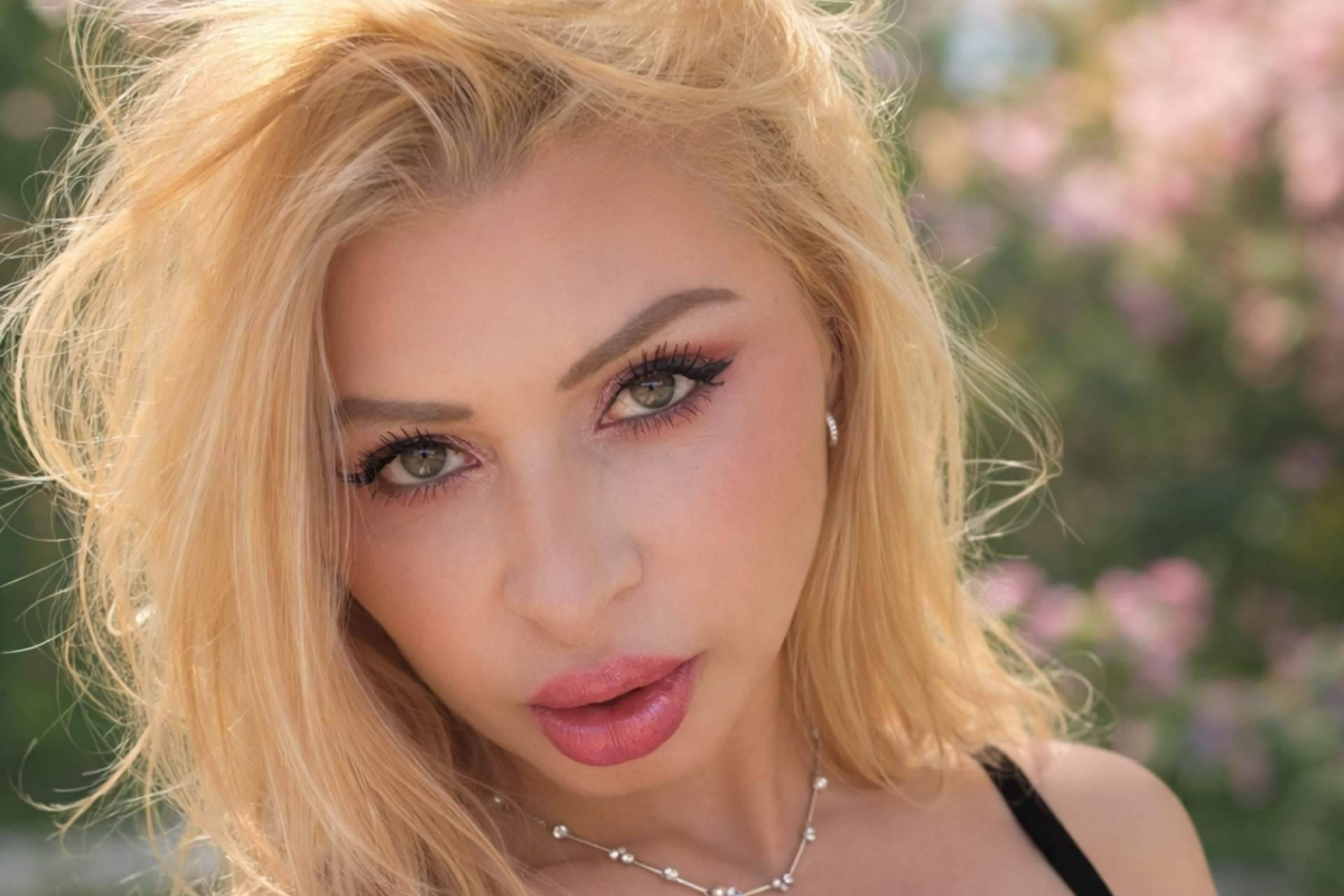 La modelo y actriz Laura Brent regresa con nueva plataforma y proyectos exclusivos